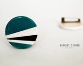 Ceramic emerald & black brooch with geometric pattern .Scandinavian minimalist design.Modern Circle Brooch Pin by Viruset Studio