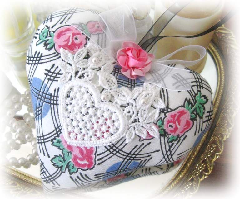 Sachet Heart, Country Cottage Chic, White FLORAL, Lavender Buds, Prim Primitive Cloth Handmade CharlotteStyle Decorative Folk Art