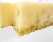 Golden Sands Shea Butter Soap - Creamy Sandalwood, Vanilla Musk, Eucalyptus, Ylang-Ylang, Jasmine Petals