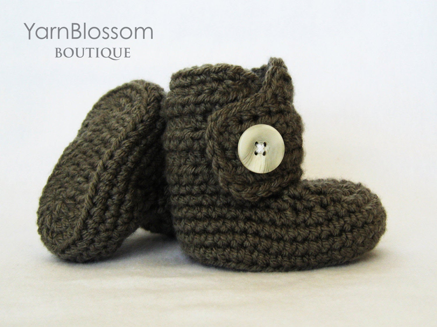 Baby CROCHET PATTERN Baby Button Boots (4 sizes included from newborn to 24 months) Instant Download