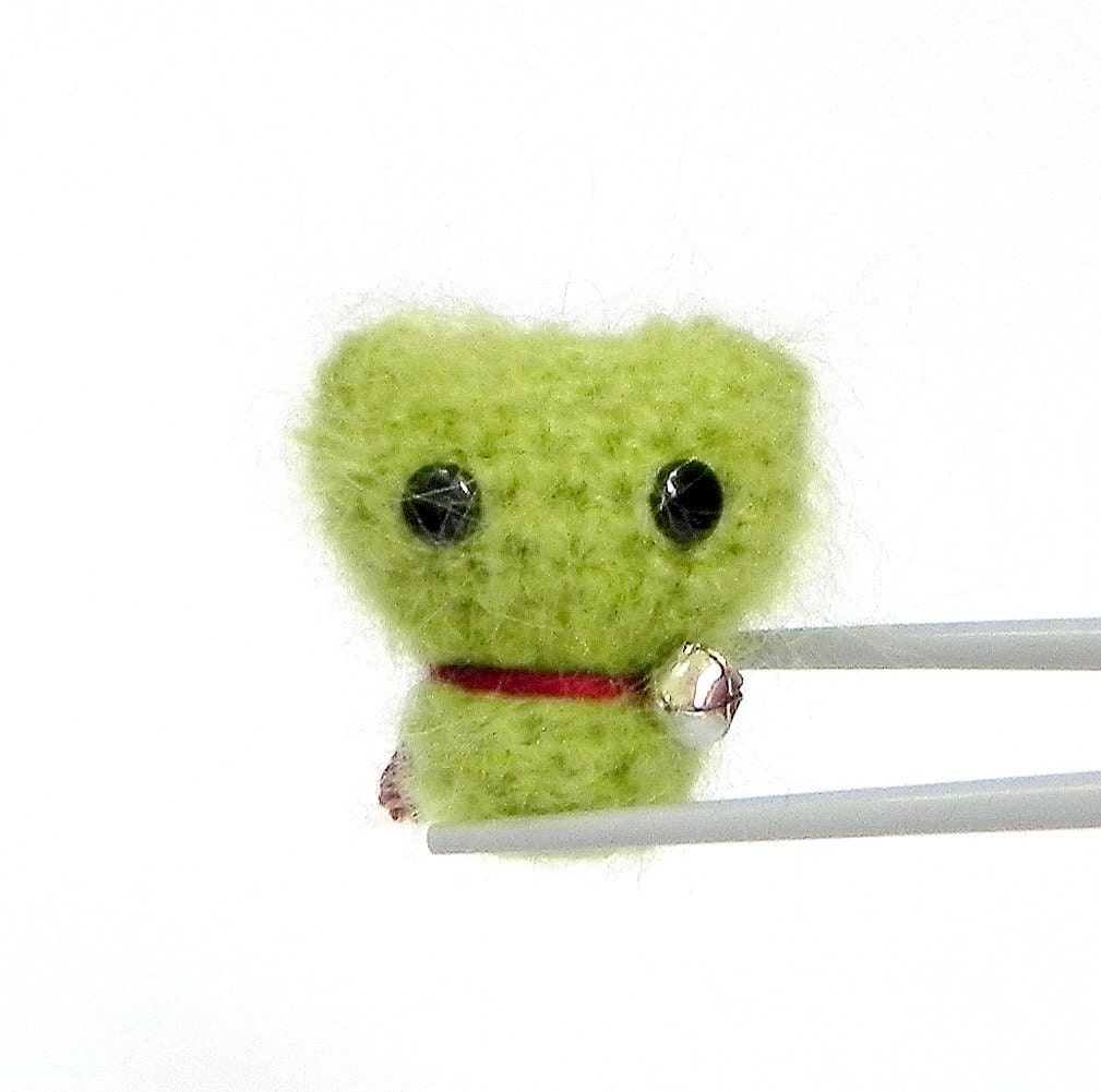 Crochet Amigurumi Green MoMoMi MochiQtie -- mini size crochet amigurumi stuffed toy doll