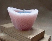 Sweet Dreams - Beewax/palmwax Candles: Small Chantilly Design Natural Wax Candle (Blush/Grey Color)