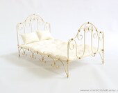 Miniature Doll Metal Bed In 1/6 scale (Blythe, Barbie, Momoko, Bratz). French style