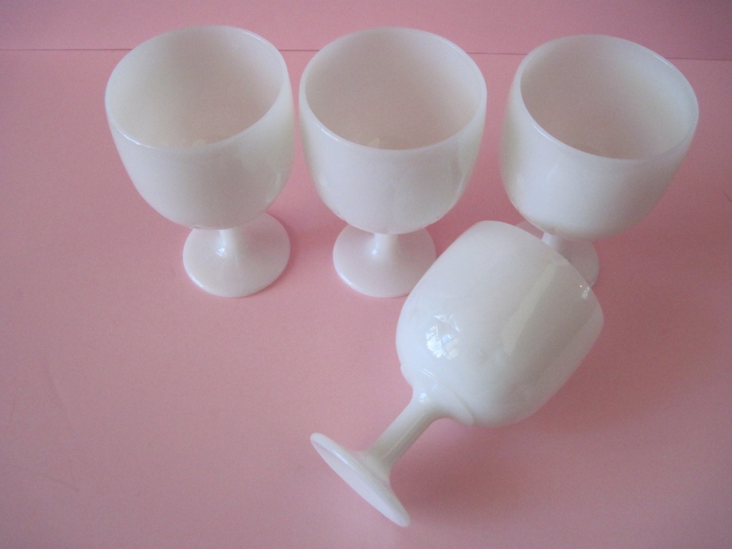 Milk Glass Compotes Star Pattern Set of 4, Milk Glass Dessert Glasses, Milk Glass Ice Cream Glasses