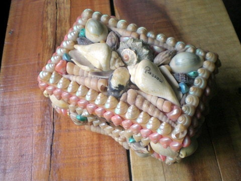 Lovely Vintage Seashell Tramp Art Trinket Box / Shabby Cottage Beach / Souvenir Collectible / Passau Germany