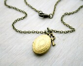 Gold  Locket Necklace. Vntage oval pendant antique gold. Locket vintage look. Ready to ship. Small locket  and key necklace. Skeleton key