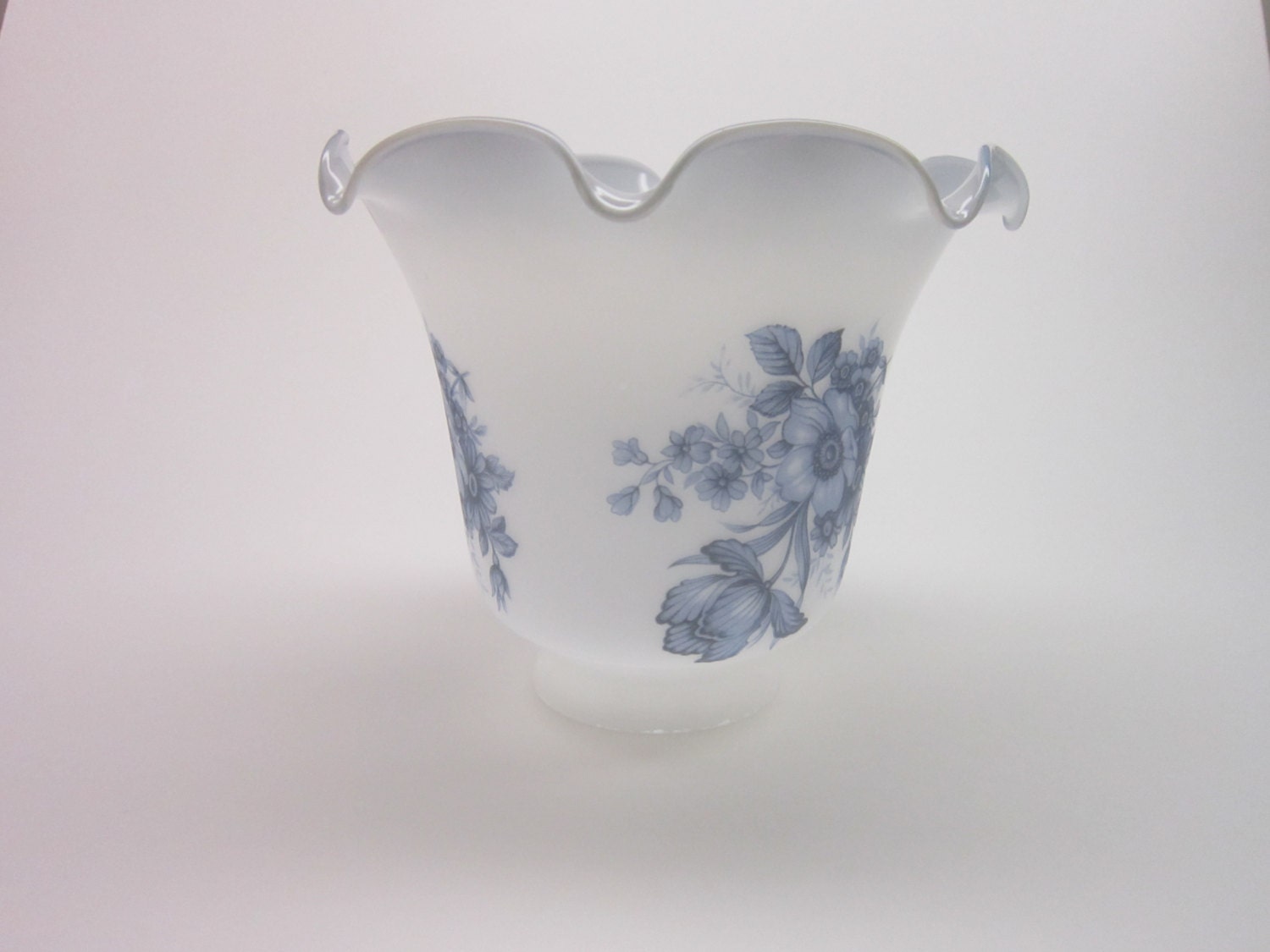 1 Vintage Scalloped Glass Lamp Shade. Blue & white flowers.
