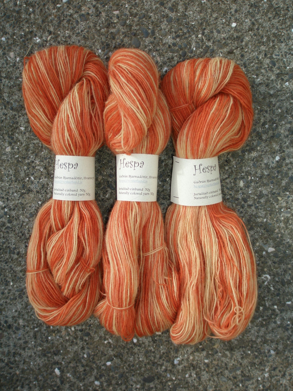 Make your own Icelandic "Hyrna" Shawl.