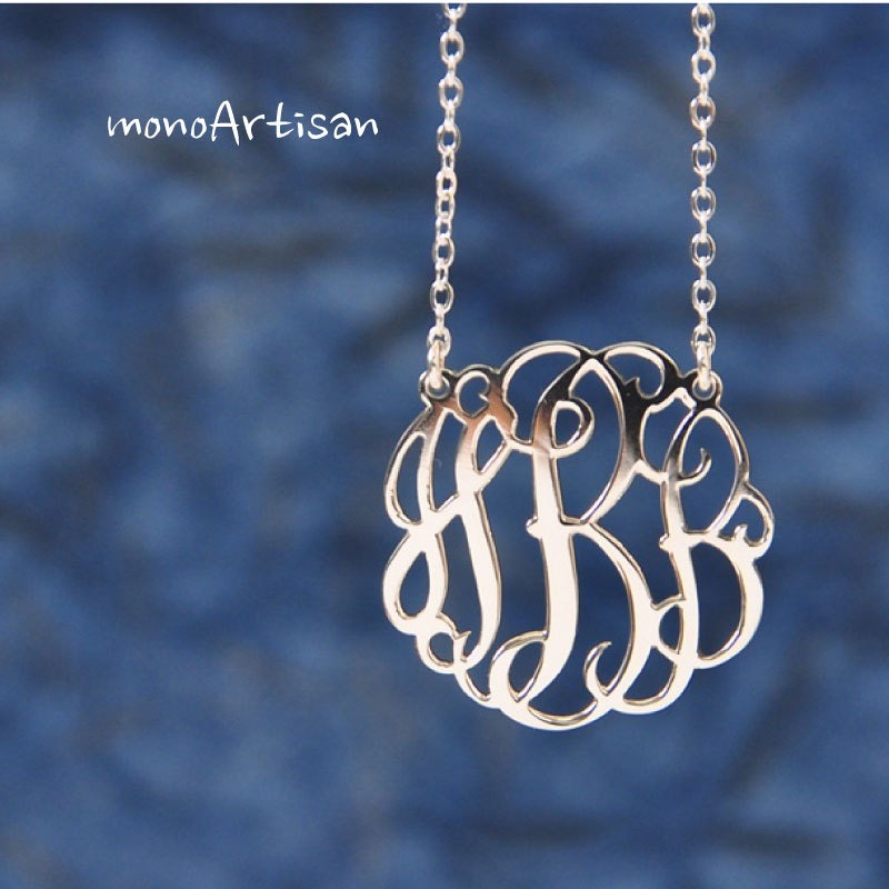 Monogram Necklace-1inch Initial Necklace  Silver monogram neclace Hand Sketch& Hand Craft