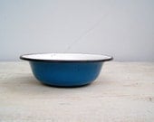 Enamel Blue Bowl, Vintage rustic blue Bowl, Rustic farmhouse kitcheware, Metal soup bowl, retro Kitche, French Counrty, cottage chic