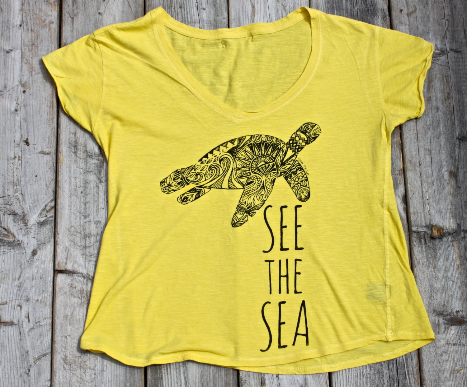 See the Sea Medicine Turtle - Upcycled Secondhand Shirt - Love Me Two Times Yellow size S-L