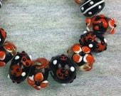 Handcrafted Lampwork Flower Swirls & Dots Glass Beads 16mm, Black 15 Piece Strand Jewelry Supplies Beads - KarPenaEnterprises