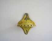 Vintage French Wall Decor // 1940 Dish Cloth Hanger Rack // Industrial Metal Yellow // Nautical Design // Retro Kitchen Minimalist Home Loft