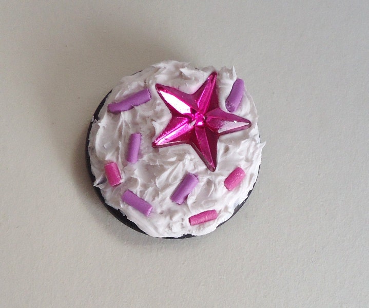 PINK STAR PIN - deco den - 2.5cm