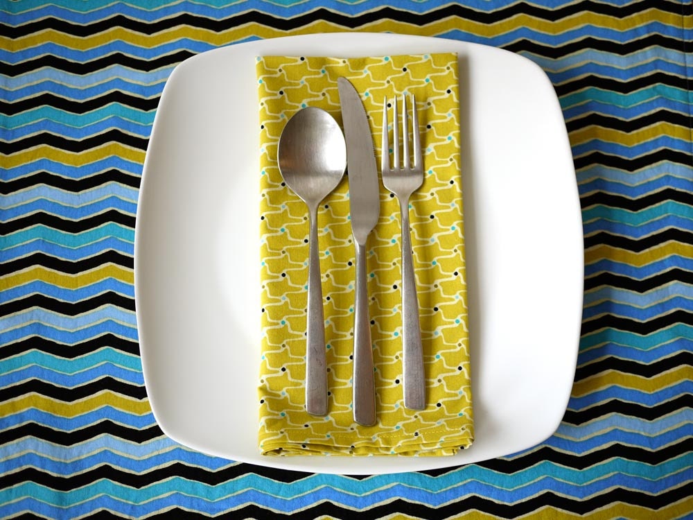 Reversible Blue Zig Zag Printed Cotton Placemats - Set of 4 - Housewarming Gift, Holiday Gift, Wedding Gift