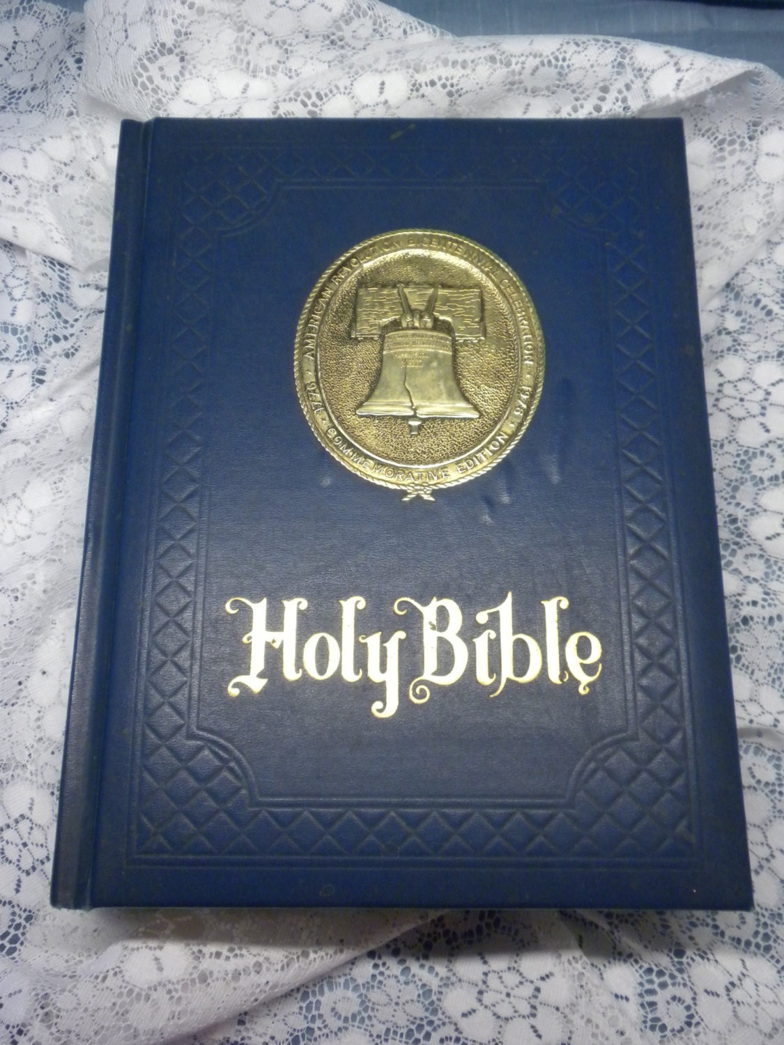 vintage Holy Bible, 1975 Freedom Edition, King James Version, illustrated