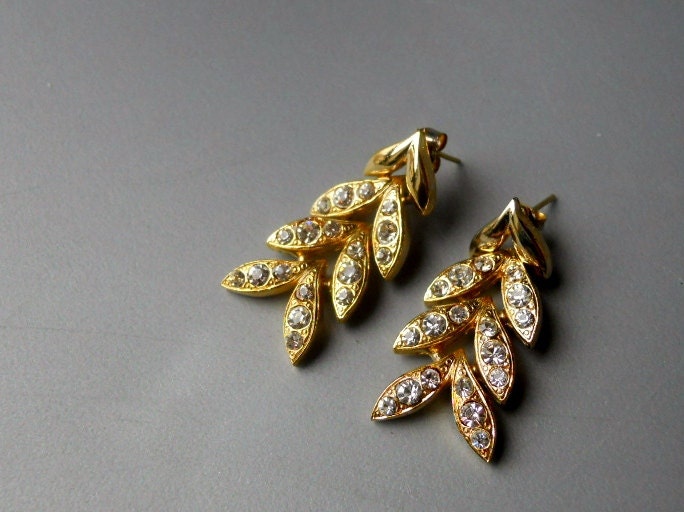 Vintage Retro Gold Tone Metal Crystal Accent Costume Jewelry Dangle Post Leaf Laurel Cascade Goddess Earrings