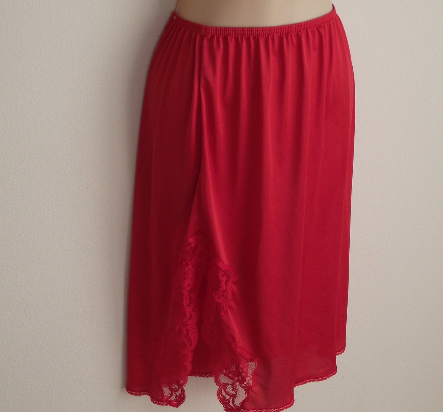 Vintage Red Slip lace hem Vanity Fair M