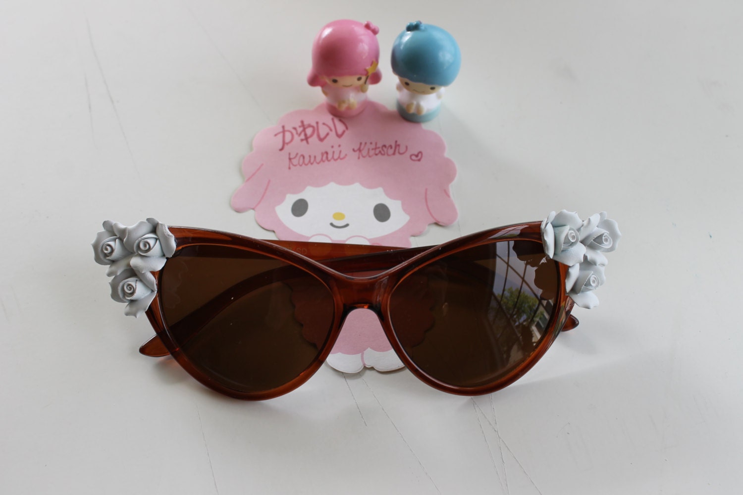 Baroque Matte White Ceramic Roses on Light Brown Retro Cat Eye Sunglasses