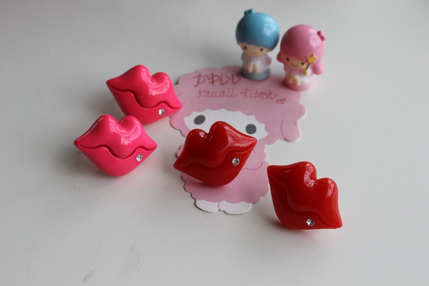 Mod Simplistic Oversize Lip Mouth Rings Adjustable Size