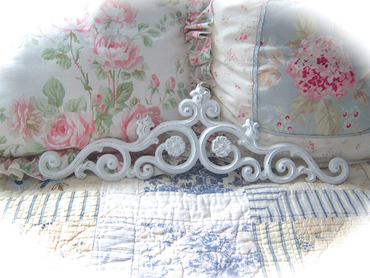 Shabby ORNATE Home Interiors Distressed FLORAL Tulips Wall Topper PEDIMENT Header Cottage Chic