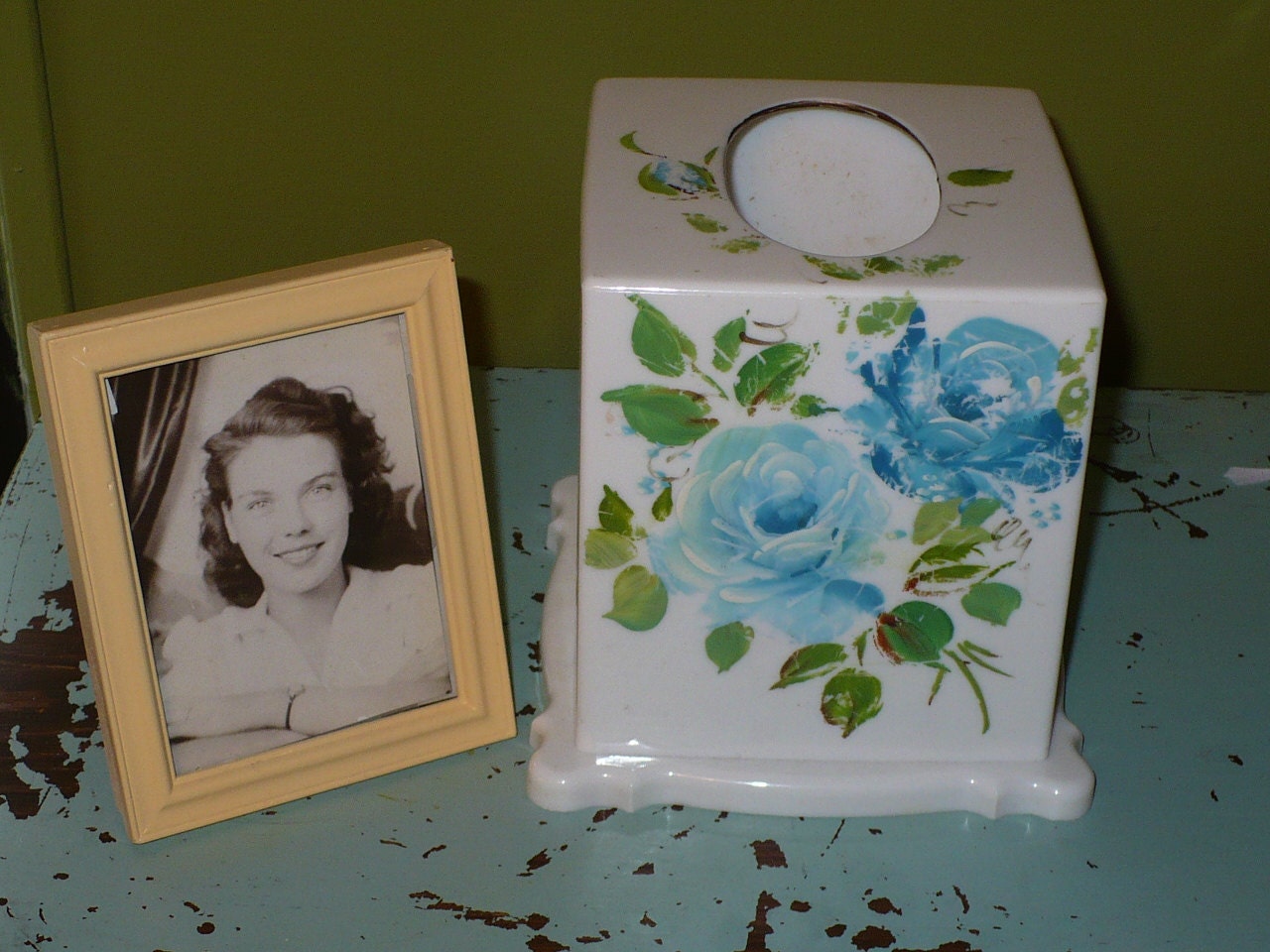 Bits O'Glamour Sally Gould Vintage 50's Cube TISSUE BOX Cover Plastic Shabby Chic Blue Roses Cottage