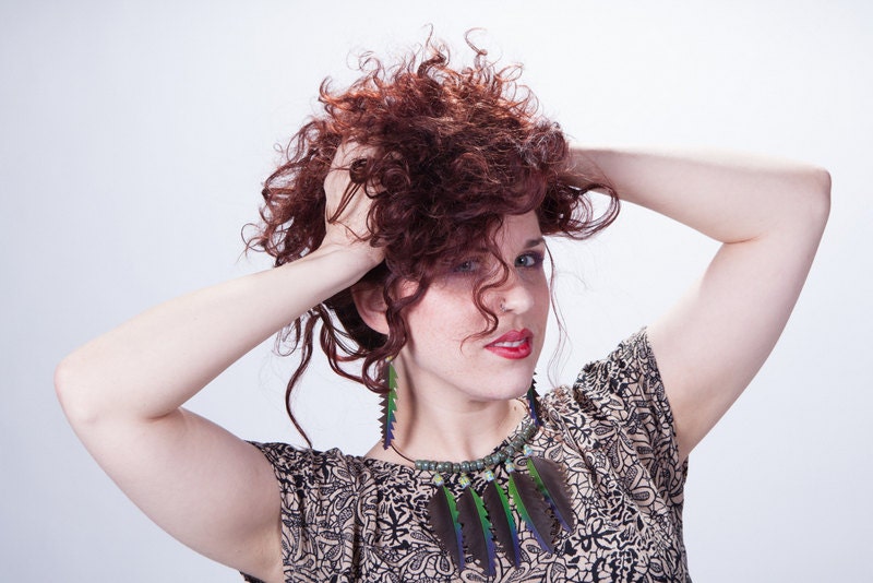 Lola's Edge Parrot Feather Necklace & Earrings