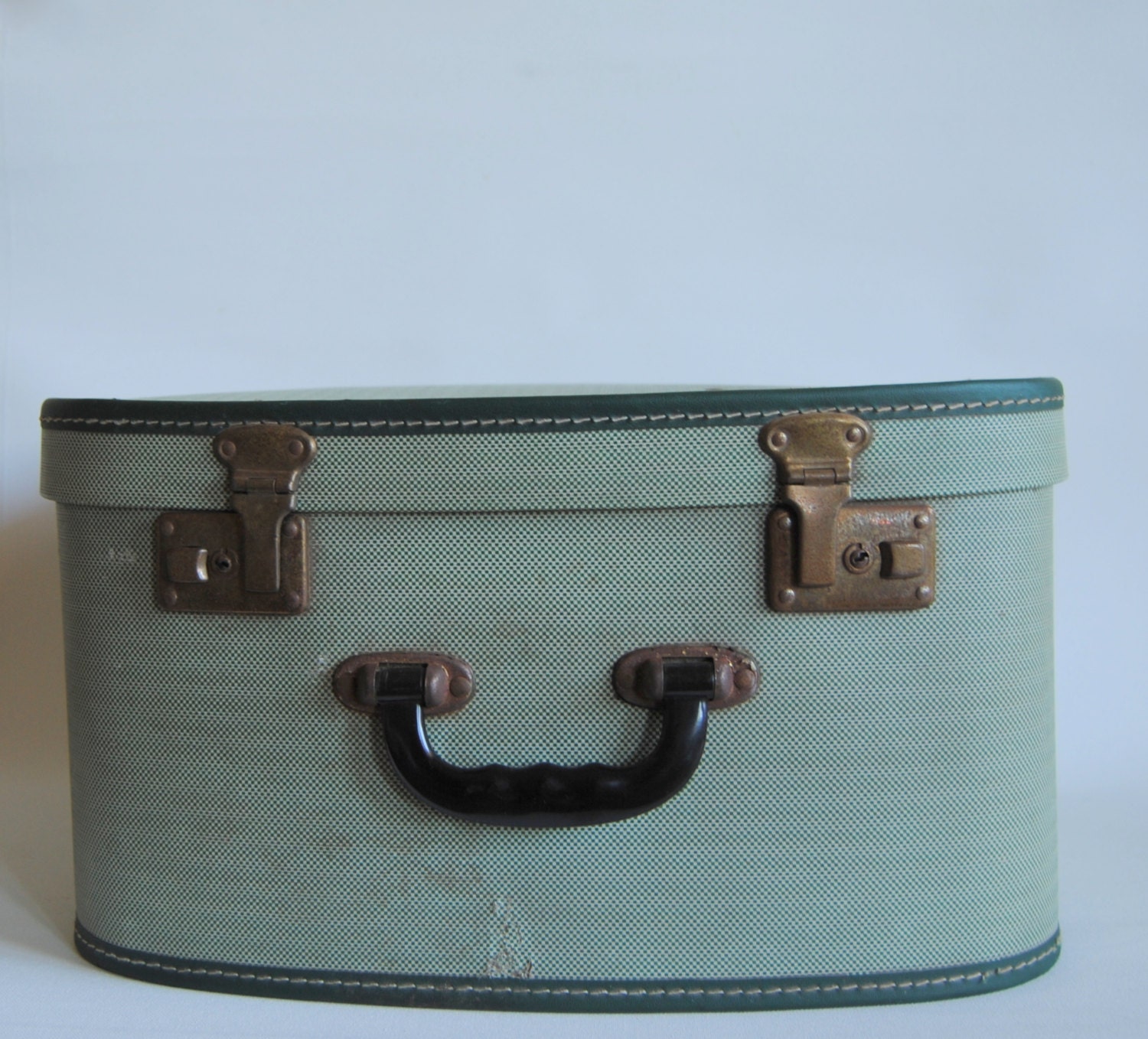 rare and unique - vintage  GREEN  - SUITCASE - SUITCASE