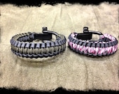 Adjustable thin paracord bracelet