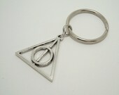 Harry Potter Deathly Hallows Charm Keychain - Key Ring, Key Chain - Deathly Hollows - Silver Metal - Librarian Teacher Gift - Book Lover