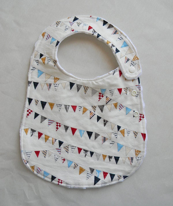 Pennant Adjustable Side Snap Bib