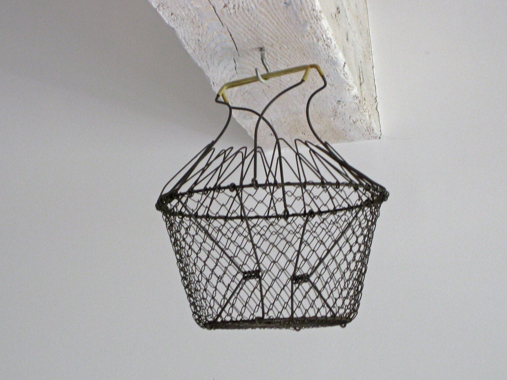 French egg basket, collapsible wirework, French country style