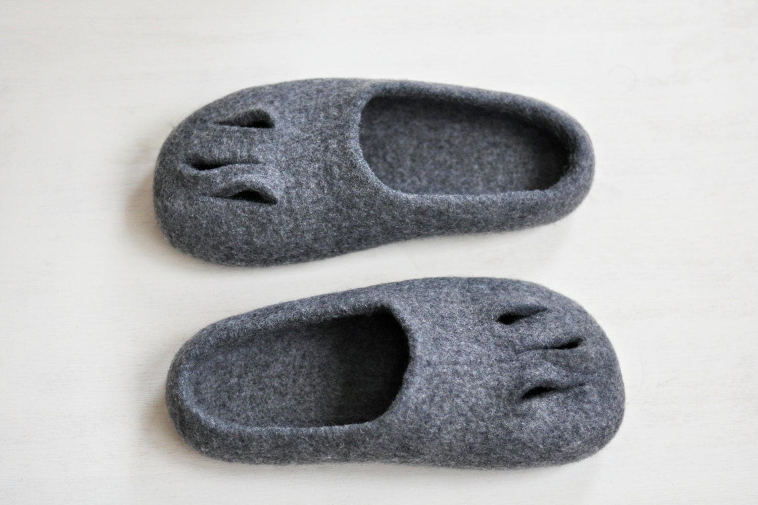Ready to ship - Felted slippers for men - US 10,5/ UK 10/ EU44 -  Eco wool  shoes / Gray slippers / Handmade home shoes