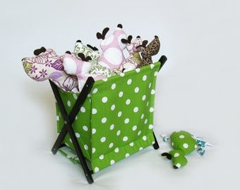 Green Polka Dot Pet Toy Hamper with frame