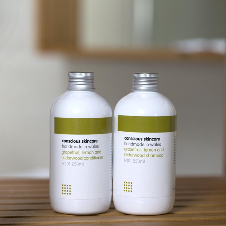 Grapefruit, Lemon and Cedarwood Shampoo. 100% Chemical Free. 250ml size. Organic Skincare.