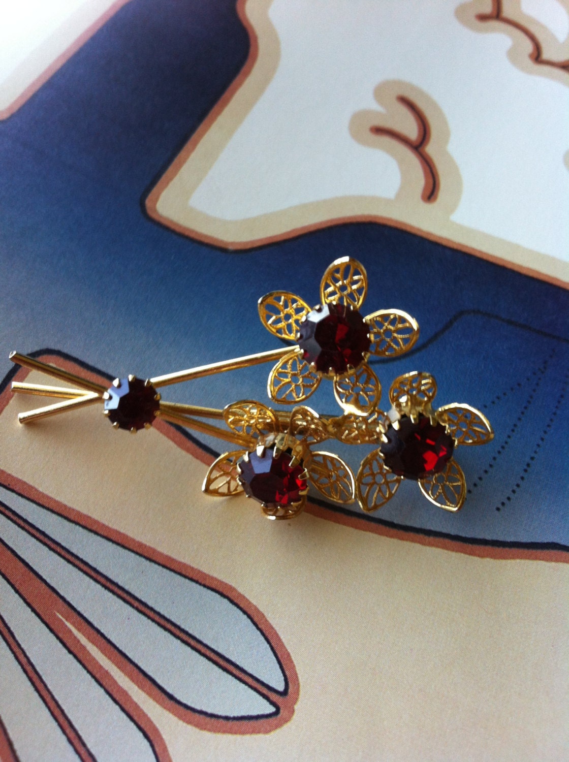 Vintage Gold Tone Red Rhinestone Flower Brooch Pin