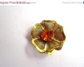 Gold Mesh Brooch Amber Rhinestone 1940s Vintage Jewelry