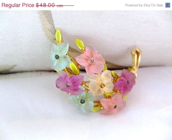 ART Pastel Molded Lucite Flower Brooch 1960s Vintage Jewelry
