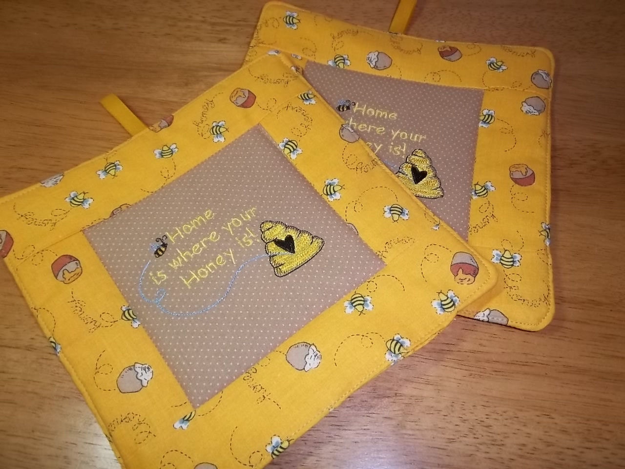 Honey Bee Pot Holder - Set of 2