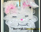 Rabbit Wreath, Deco Mesh Wreath, Deco Mesh, Wreath, Holiday, Holiday Wreath, Rabbit, Decoration, Easter, Easter Wreath