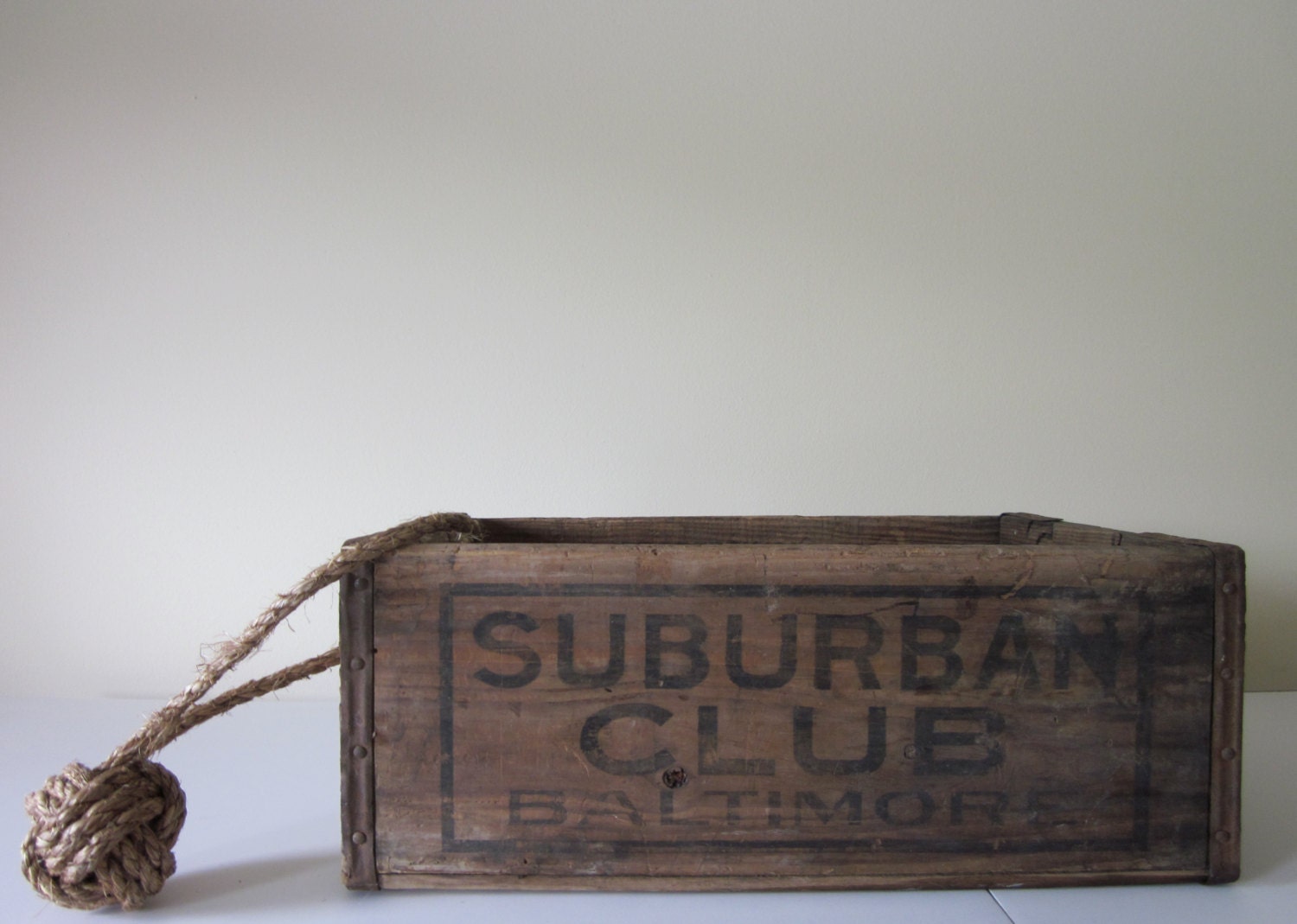 vintage wooden crate / suburban club baltimore md