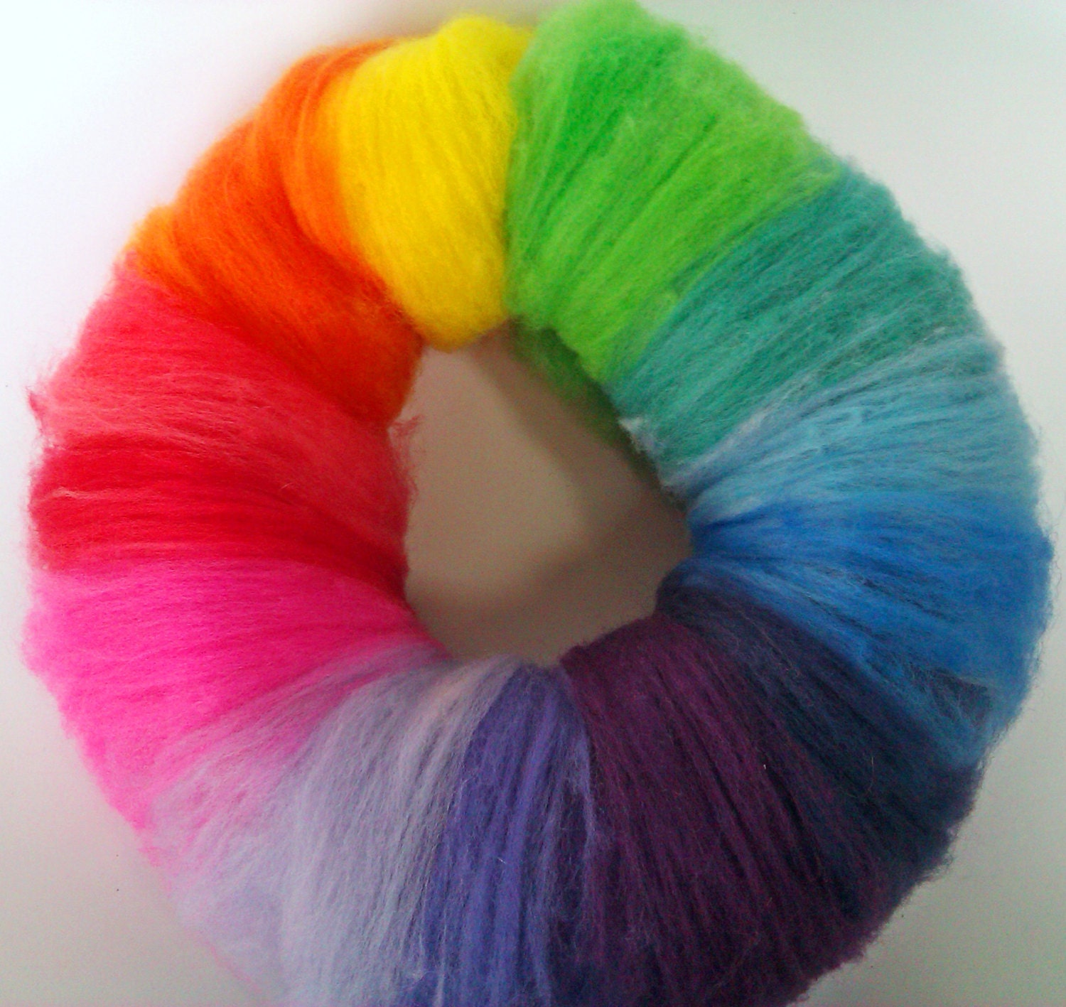 Spinning fiber drum carded batt. 70 g - 2.5 oz Rainbow Australian merino. Felting or spinning. Hand dyed fibre.