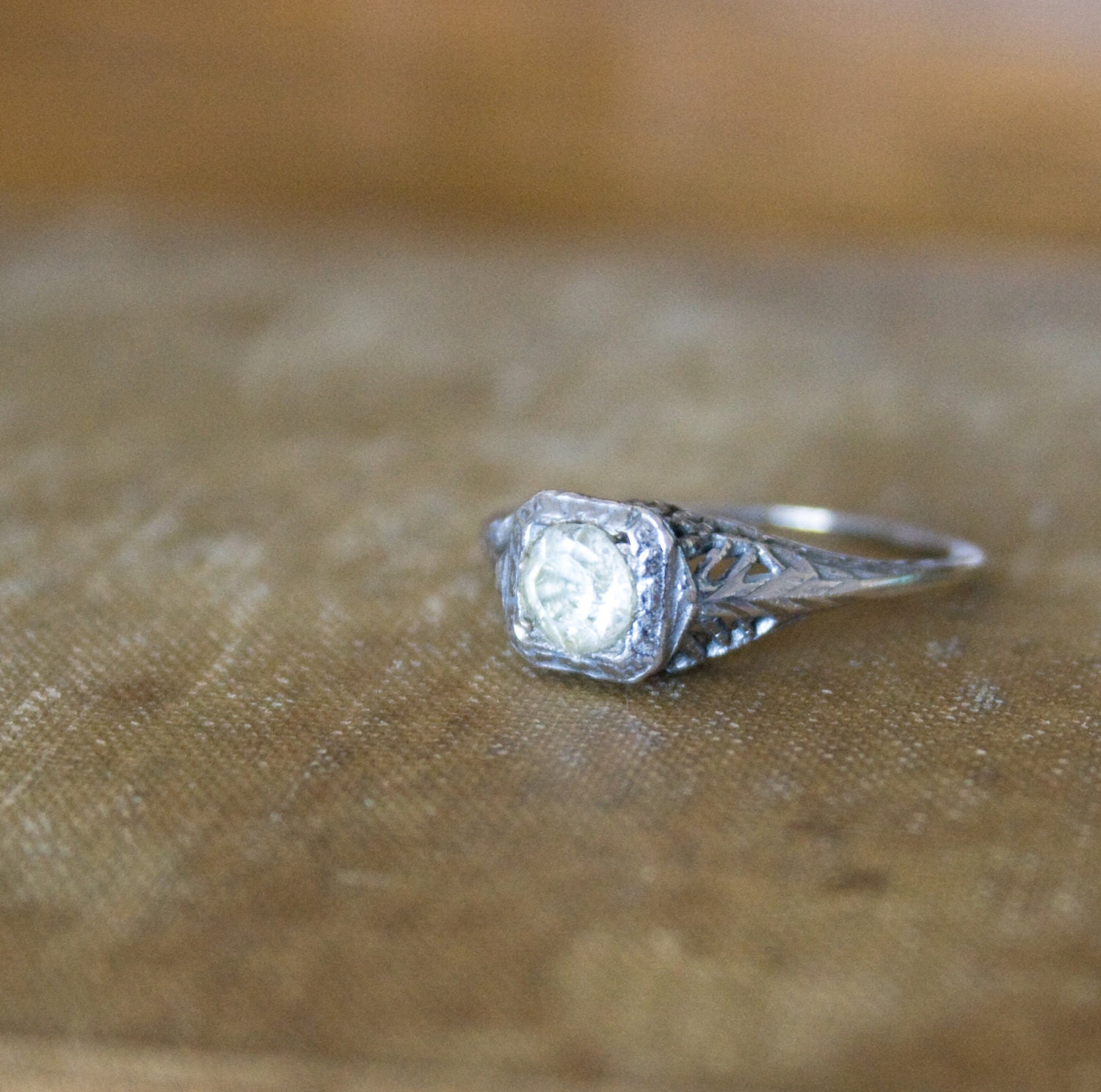 Vintage ART DECO Ring - 1920s Art Nouveau Ring - Engagement Ring - Floral Filigree . Sterling Silver and Glass