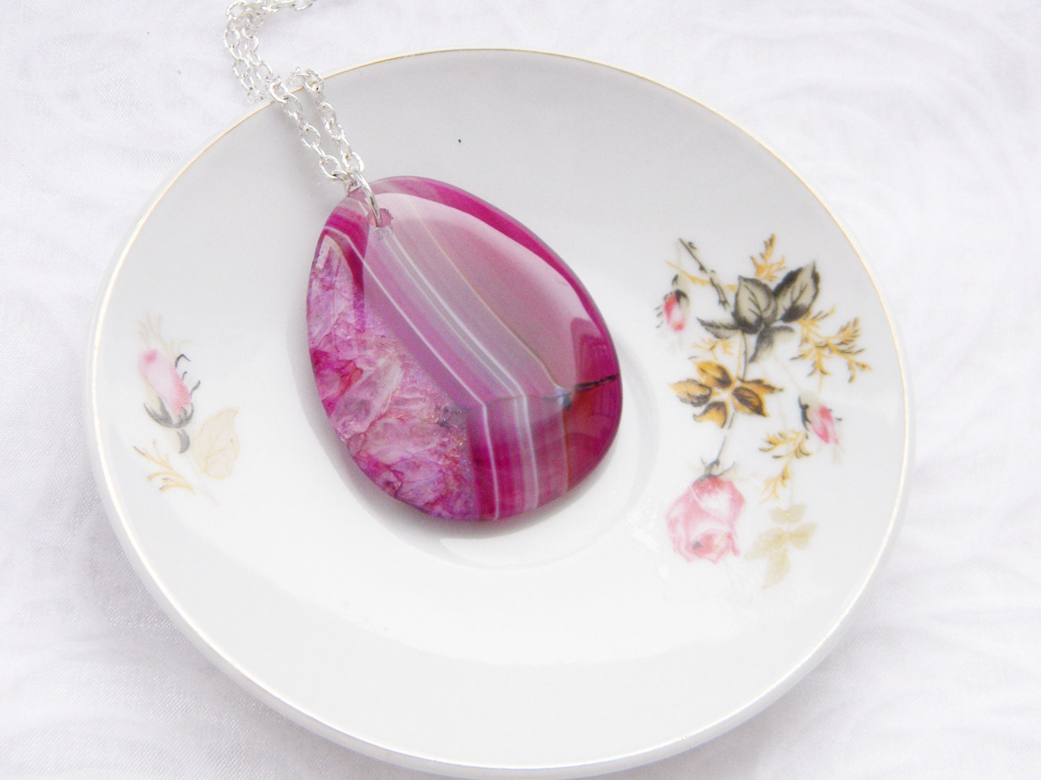 Onyx Druzy Geode Agate Pendant, Lilac Pendant, Valentine Day, Gift For Her Under 25 - kskalozubova