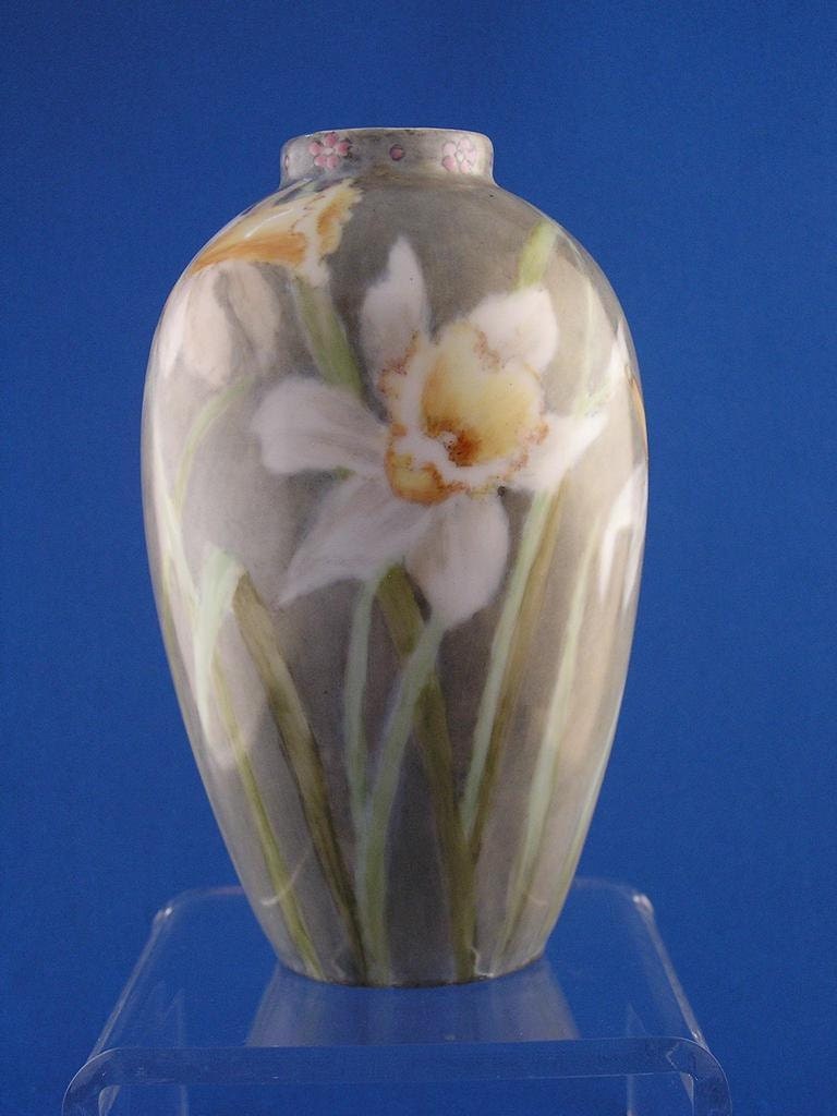 Beautiful Rosenthal Daffodil Motif Vase (c.1901-1956)