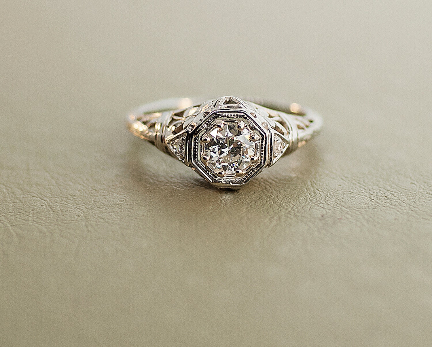 Antique 18k White Gold Filigree Diamond  Engagement Ring