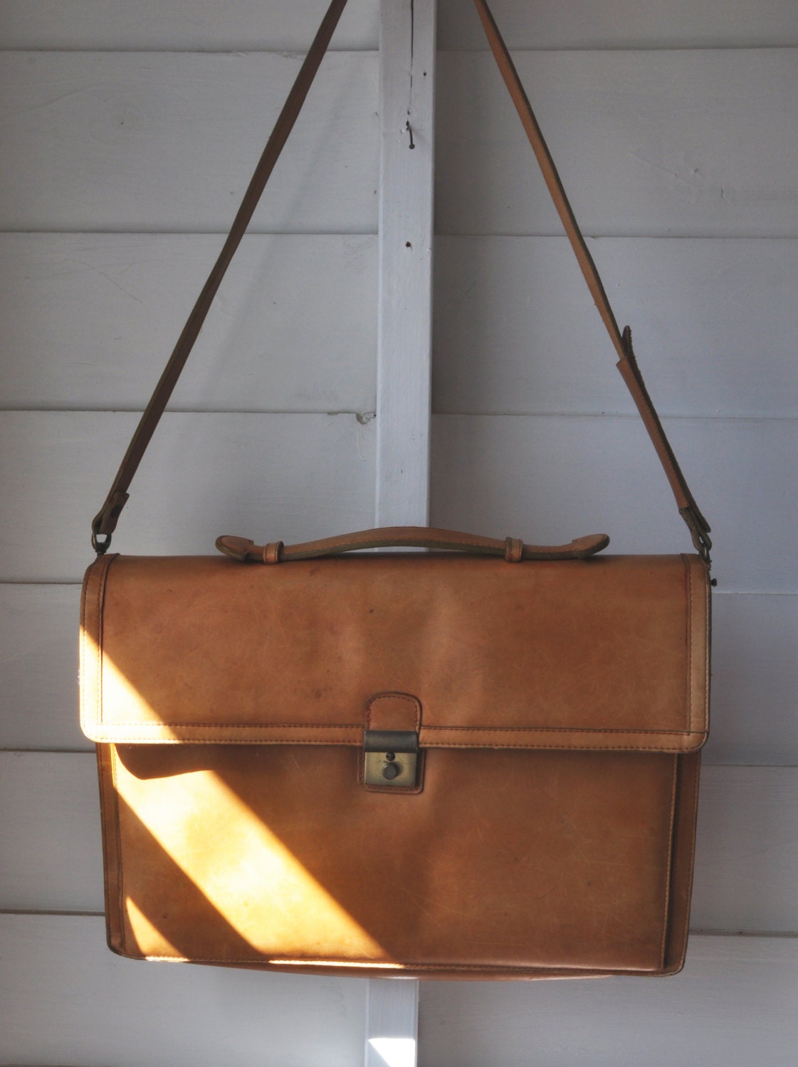 Structured Minimalist Tan Leather Messenger Bag