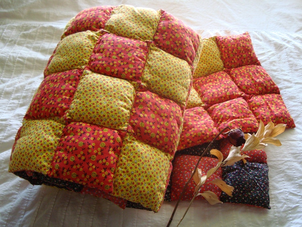 Handmade REVERSIBLE CALICO Throw QUILT- Clean Cotton Bedding
