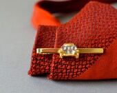 Vintage tie pin clip tack car veteran oldsmobile gold quirky fashion costume jewelry men 80s gift statement dead stock