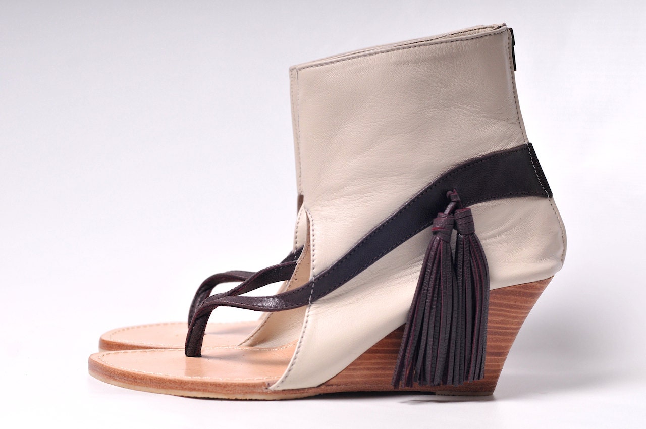 SIMPLICITY. Leather wedges / leather sandals / shoes with tassel. Sizes: US 4-13, EUR 35-43. Available in different leather colors.
